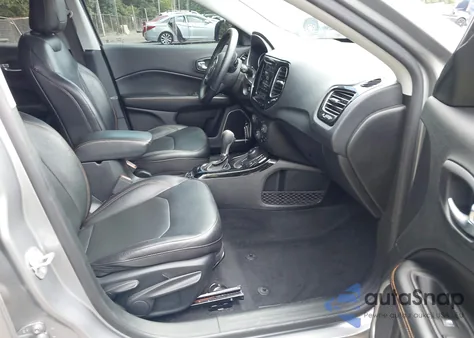 2019 Jeep Compass Limited 4X4 z USA, uszkodzony, nr VIN 3C4NJDCB1KT747555